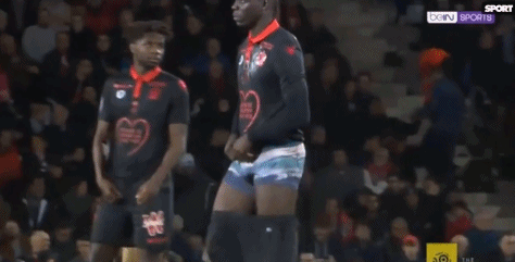 足球报：邵佳一有四大特质被认可，熟悉足协和国字号工作（邵佳一四大优势获认可，熟悉足协与国字号事务）