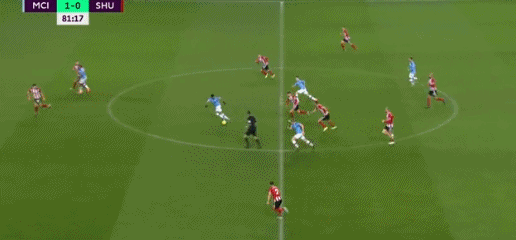 欧冠半场：克瑙夫打破僵局，法兰克福1-0巴塞罗那