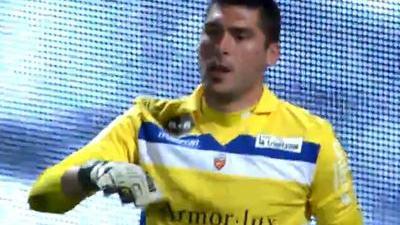 切尔西一路＂躺赢＂遭看衰 巴黎五冠王志在必得？（切尔西被质疑一路躺赢，巴黎志在冲击五冠？）