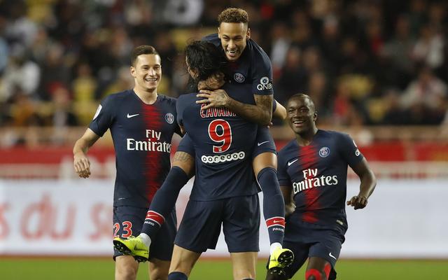 随着多特蒙德2-0，德甲最新积分榜出炉：争冠悬念已经不大了（多特蒙德2-0取胜，德甲积分榜刷新：冠军之争基本明朗）